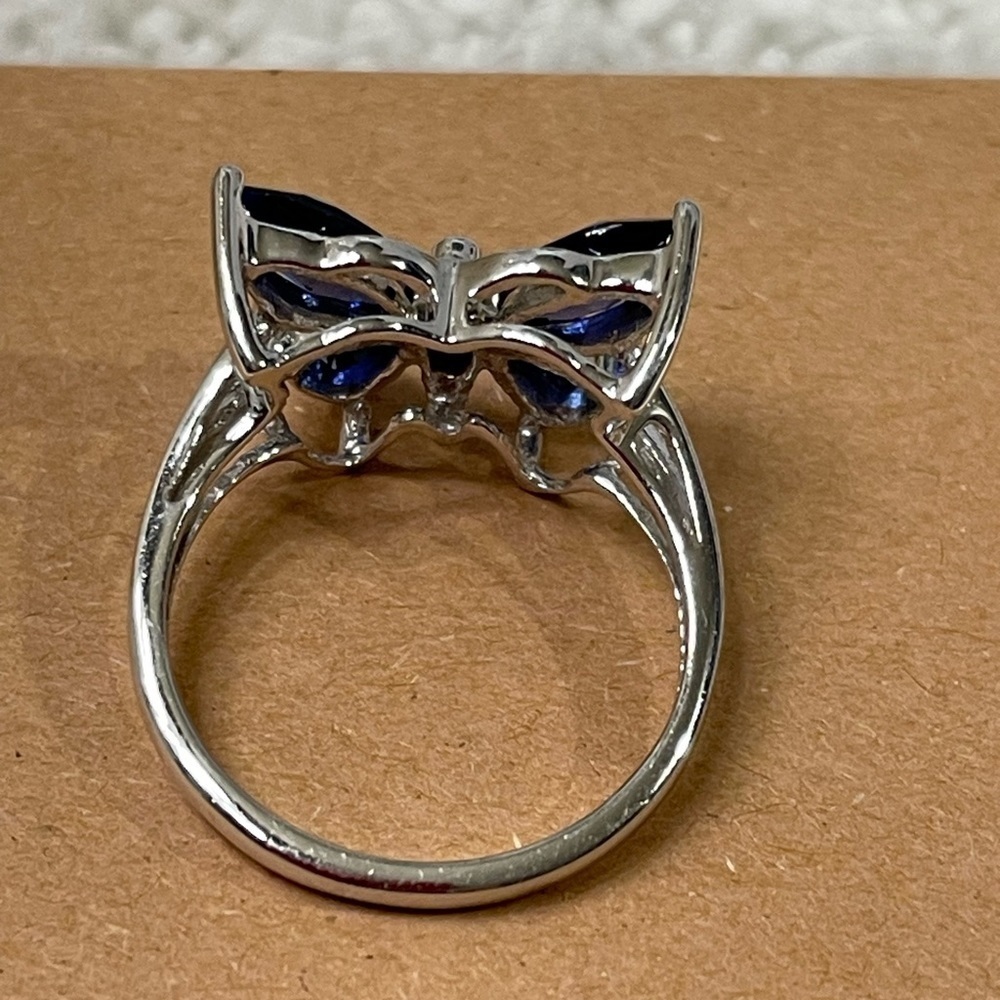 Elegant Silver and Blue Butterfly Ring - Picture 6 of 10